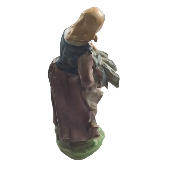 Porcelain Old Lady Holding Basket of Fish Figurine - Picture 2 of 4